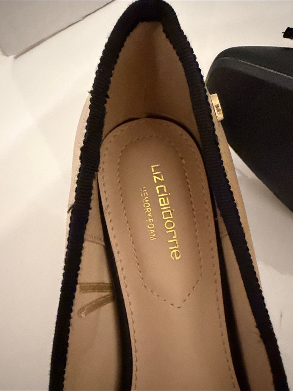 Liz Claiborne Two-Tone Ballet Pump - Black & Nude 6.5M new in box - Picture 6 of 10